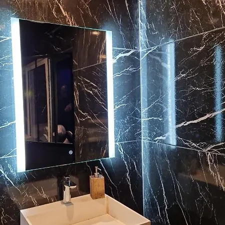 Medusa 34* Hotel miłości